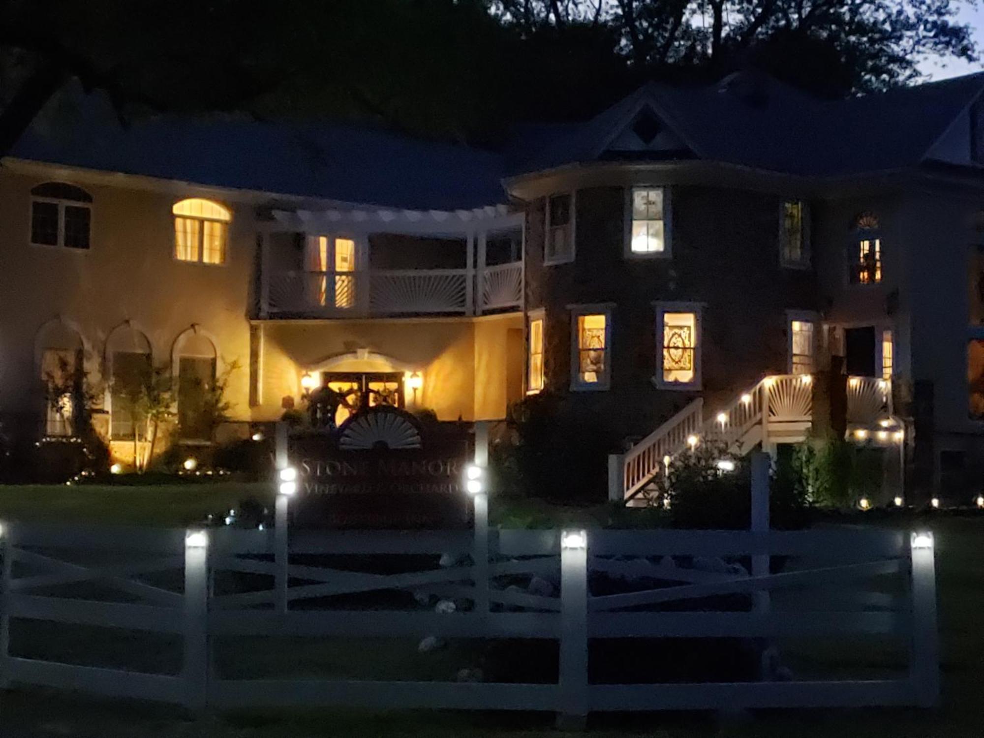 Stone Manor Boutique Inn Britain 외부 사진