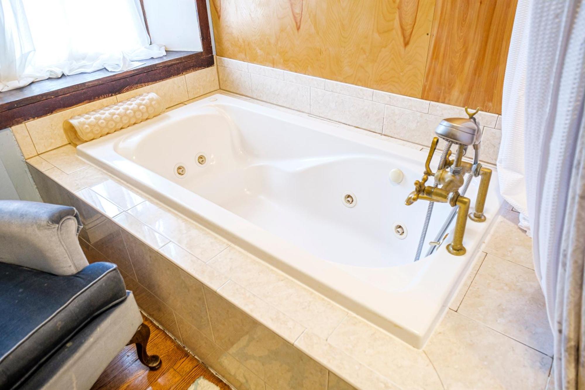Stone Manor Boutique Inn Britain 외부 사진