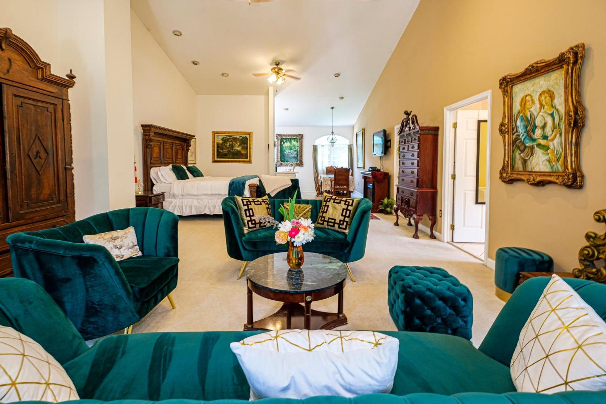 Stone Manor Boutique Inn Britain 외부 사진