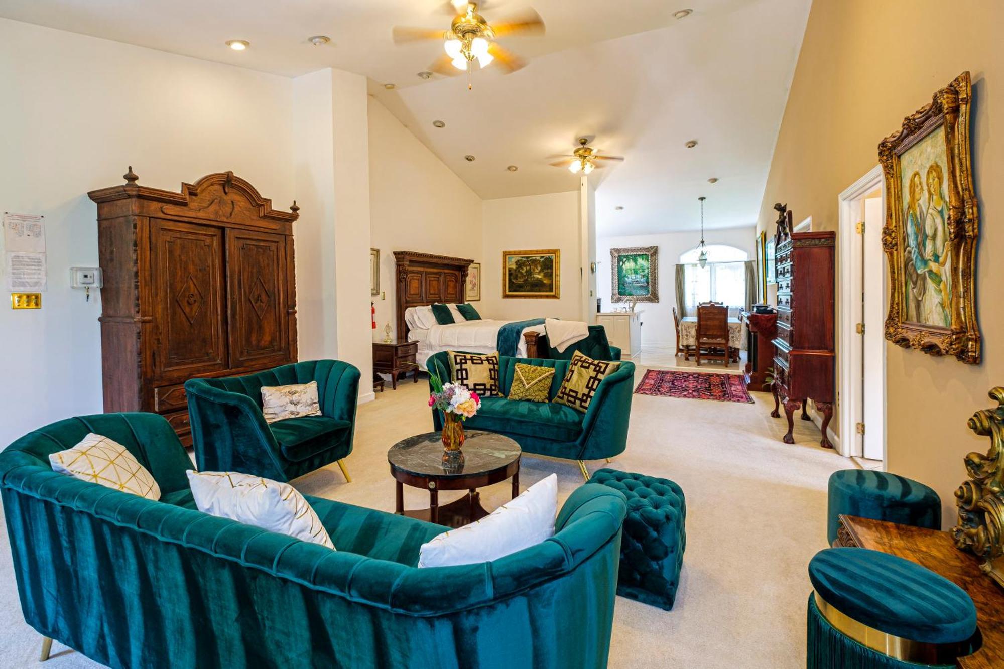 Stone Manor Boutique Inn Britain 외부 사진