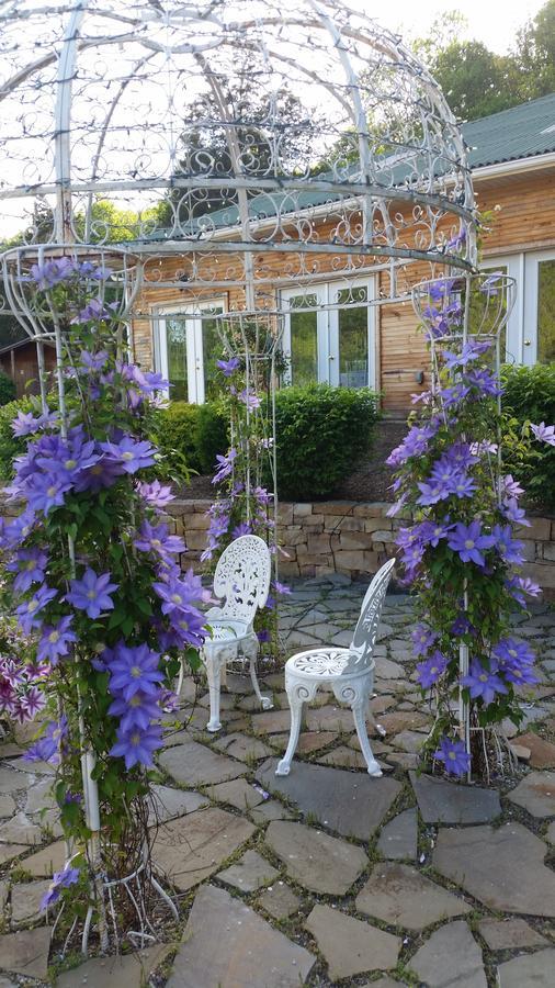 Stone Manor Boutique Inn Britain 외부 사진